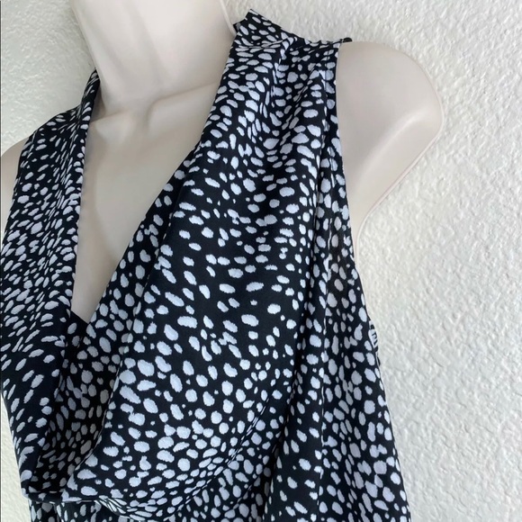 🔥SOLD🔥Michael Kors ♦️ Halter Cowl Tank - Picture 4 of 9